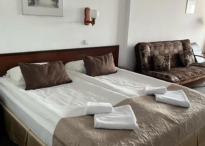 Eva פארק נופש 3*